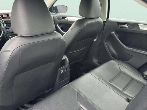 Used 2013 Volkswagen Jetta SE FWD image 15