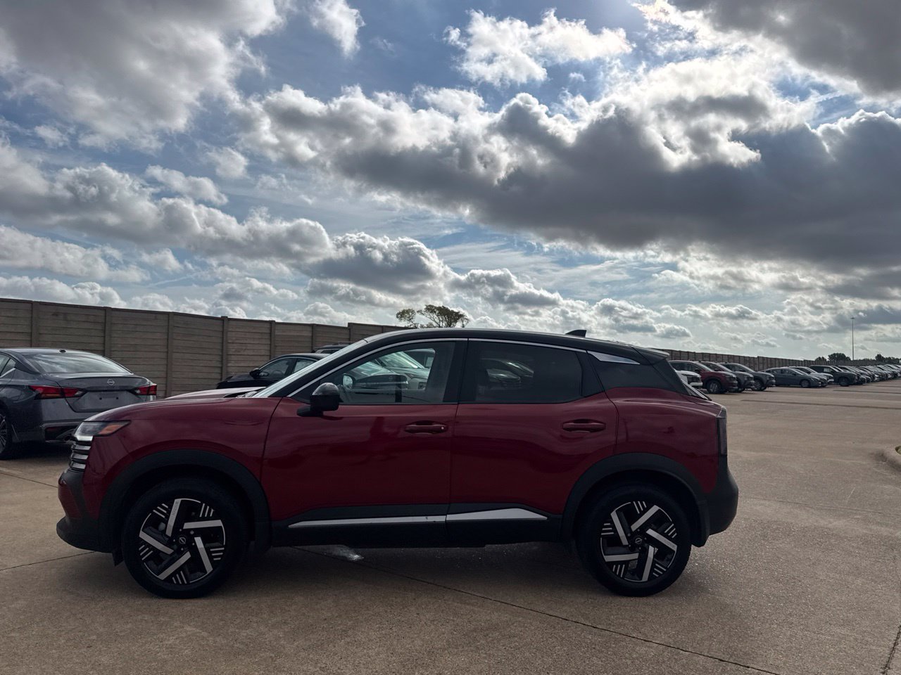 Used 2025 Nissan Kicks SV FWD image 11