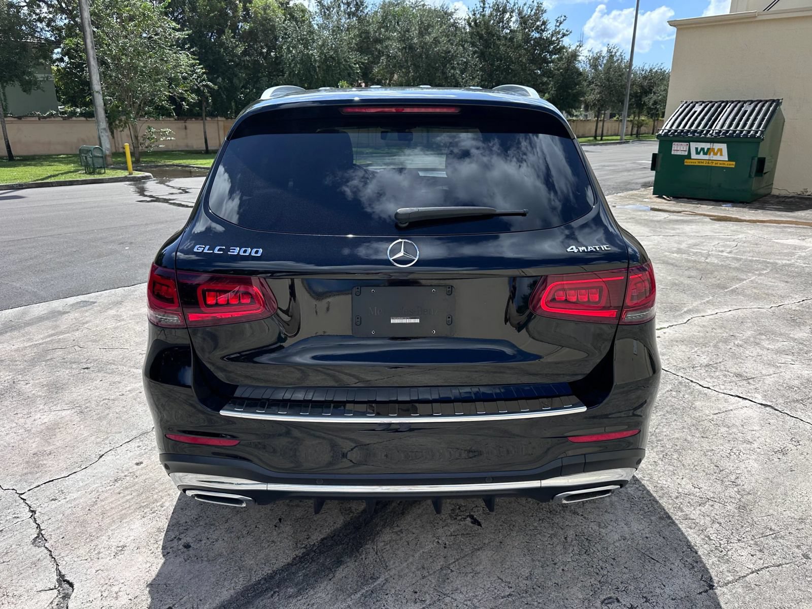 Used 2021 Mercedes-Benz GLC 300 4MATIC w/ AMG Line image 6