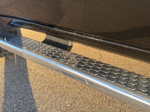 Used 2019 RAM 1500 Laramie image 11