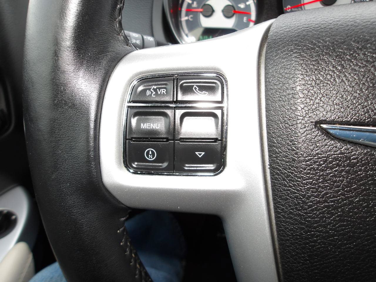 Used 2014 Chrysler 200 Limited FWD image 20