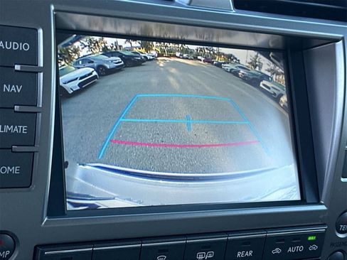 Used 2015 Lexus GX 460 image 19