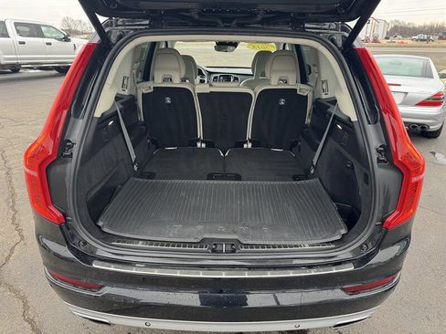 Used 2018 Volvo XC90 T6 Momentum w/ Convenience Package image 24