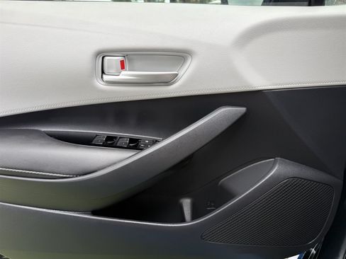 Used 2021 Toyota Corolla SE FWD image 30