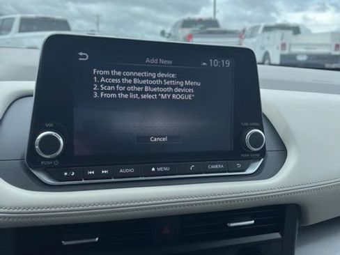 Used 2025 Nissan Rogue SV image 45