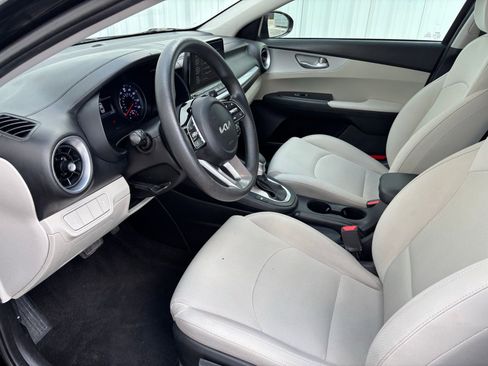Used 2023 Kia Forte LXS image 15