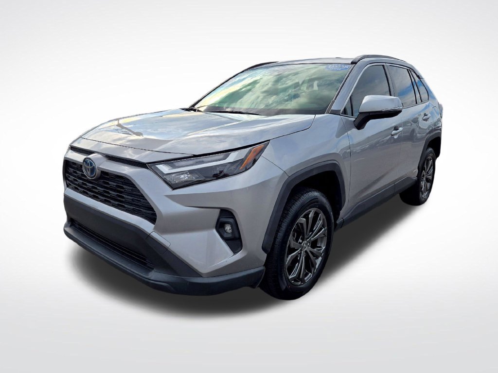 Used 2022 Toyota RAV4 XLE Premium AWD/4WD image 3