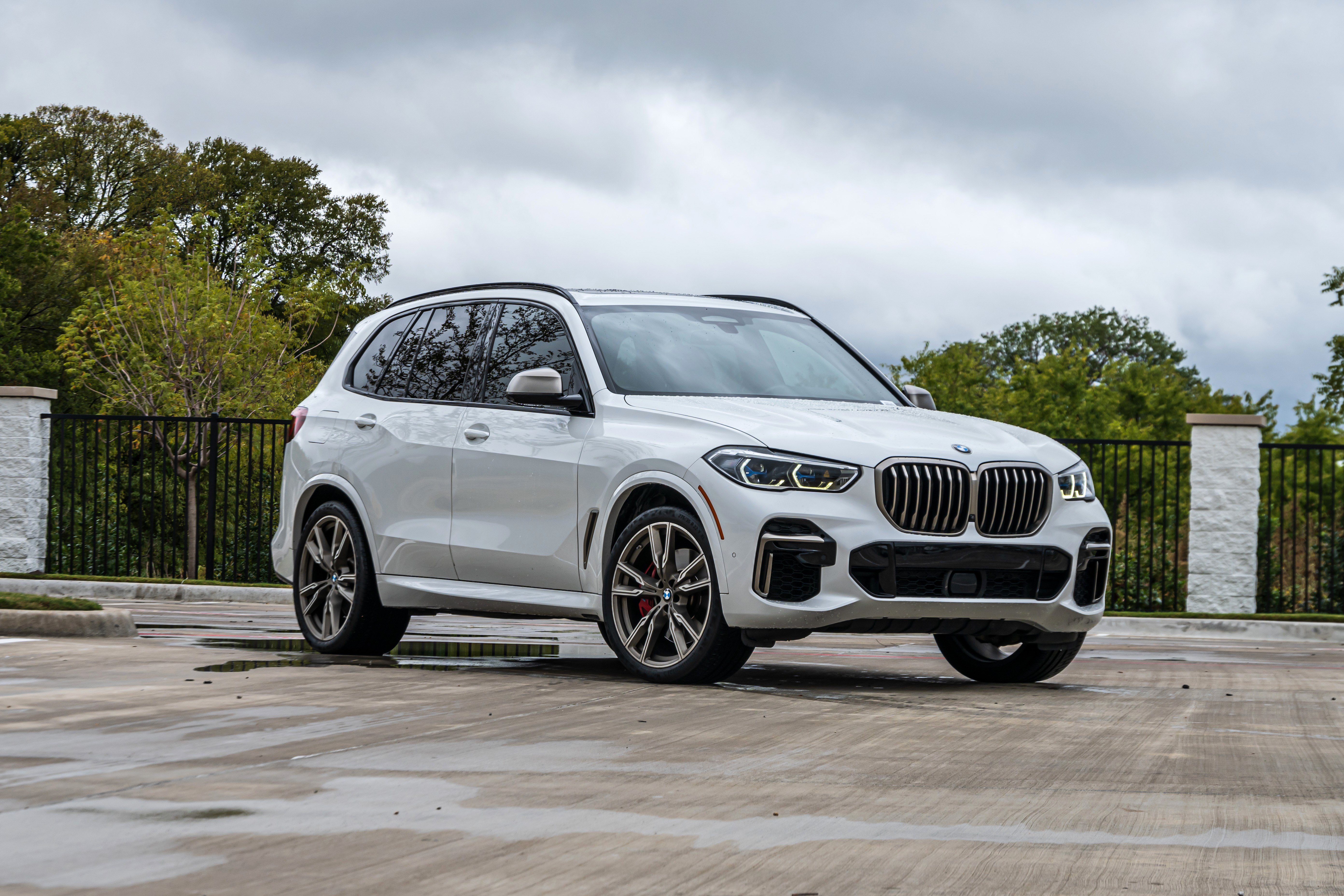 Used 2022 BMW X5 M50i w/ Executive Package AWD/4WD image 2