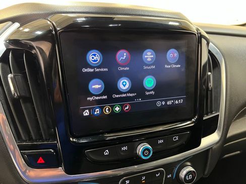 Used 2023 Chevrolet Traverse LT image 23