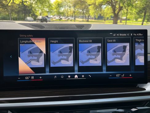 Used 2025 BMW X5 xDrive40i w/ Premium Package AWD/4WD image 47
