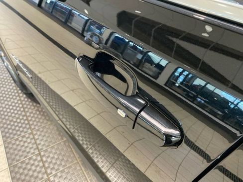 Used 2023 GMC Acadia SLT image 9