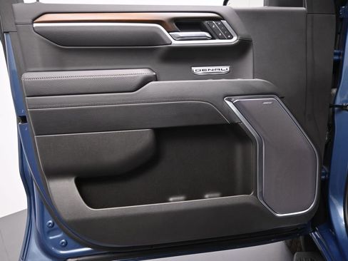 Used 2025 GMC Sierra 1500 Denali image 16