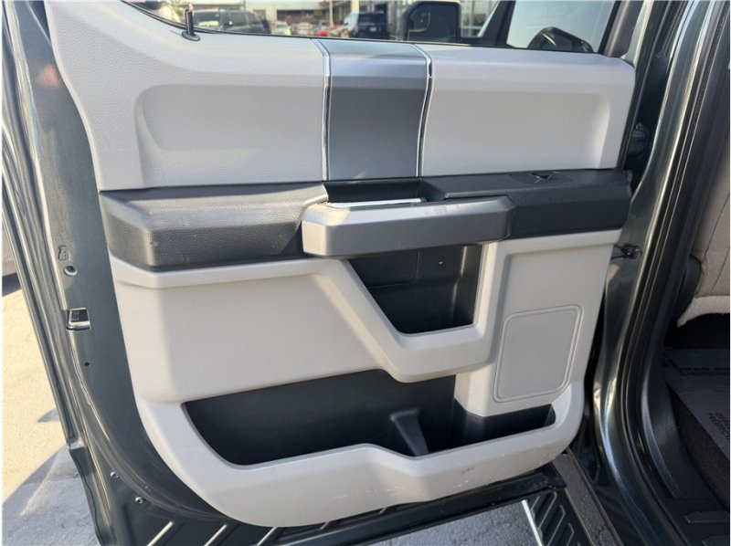 Used 2015 Ford F150 XLT w/ Equipment Group 302A Luxury AWD/4WD image 17