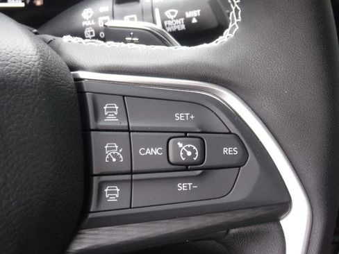 New 2025 Jeep Grand Cherokee L Altitude image 34