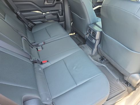 Used 2025 Toyota 4Runner Limited AWD/4WD image 11