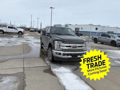 Used 2019 Ford F250 Lariat w/ Lariat Ultimate Package image 3