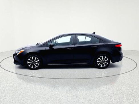 Used 2023 Toyota Corolla LE FWD image 2