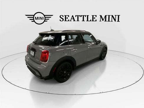 Certified 2022 MINI Cooper 4-Door Hardtop image 11