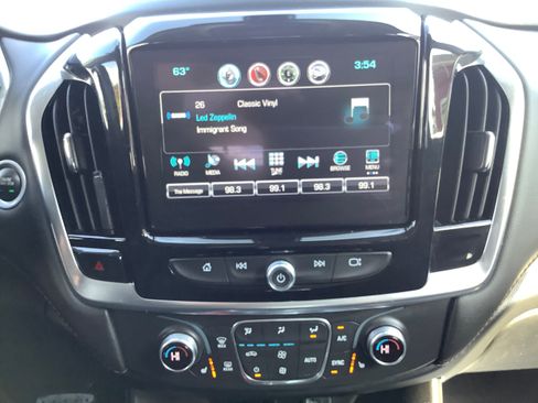 Used 2019 Chevrolet Traverse LT image 20