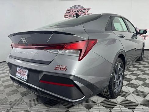 Used 2025 Hyundai Elantra Sport FWD image 28