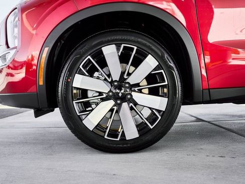 New 2026 Mitsubishi Outlander SE FWD image 3