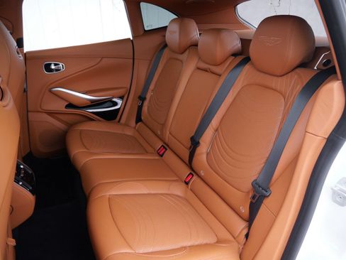 Used 2023 Aston Martin DBX AWD/4WD image 17