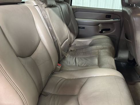 Used 2004 Chevrolet Silverado 2500 LT w/ Skid Plate Package AWD/4WD image 11