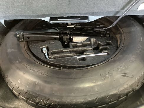 Used 2015 Mercedes-Benz GL 63 AMG 4MATIC image 35