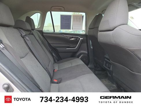 Used 2022 Toyota RAV4 XLE AWD/4WD image 18