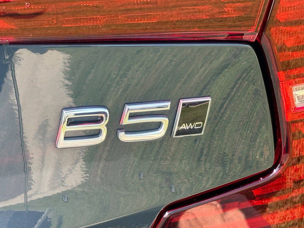 Used 2024 Volvo S60 B5 Plus w/ Climate Package AWD/4WD image 17