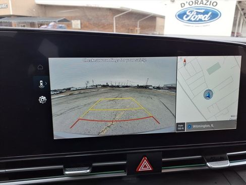 Used 2024 Hyundai Elantra SEL image 21