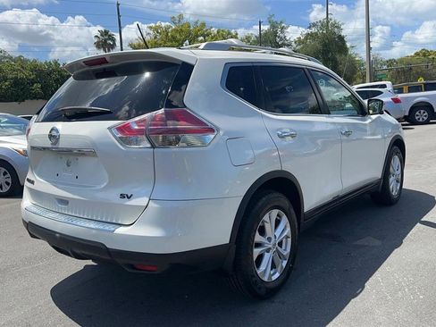 Used 2016 Nissan Rogue SV w/ SV Premium Package image 3