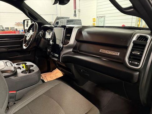 Certified 2024 RAM 2500 Big Horn w/ Night Edition AWD/4WD image 7