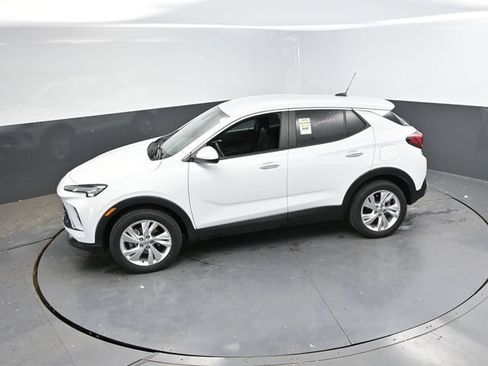 Used 2025 Buick Encore GX Preferred AWD/4WD image 41