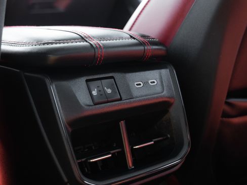 Used 2026 Dodge Charger Scat Pack AWD/4WD image 32