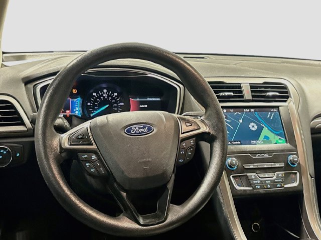 Used 2019 Ford Fusion SE FWD image 18