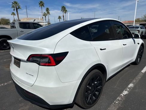 Used 2021 Tesla Model Y Long Range image 5
