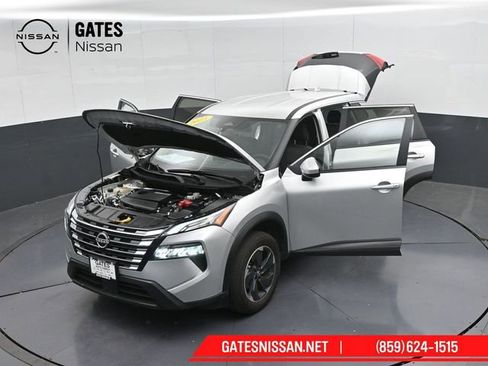 Used 2025 Nissan Rogue SV AWD/4WD image 58