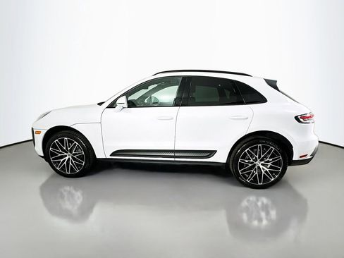 Certified 2026 Porsche Macan AWD/4WD image 2
