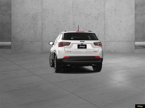 New 2026 Jeep Compass Latitude image 13