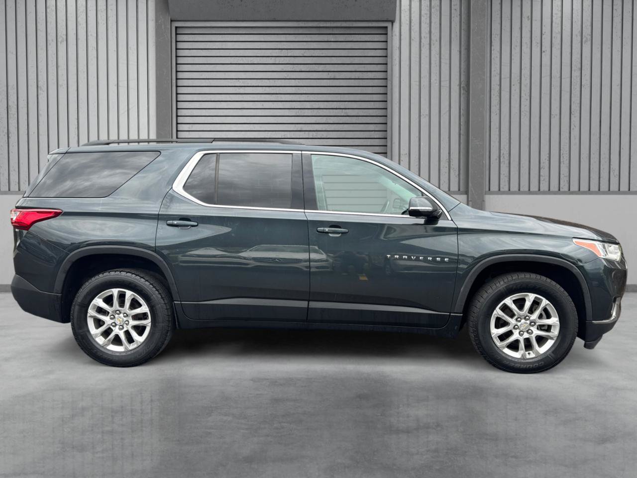 Used 2019 Chevrolet Traverse LT FWD image 31