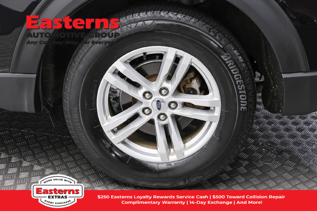 Used 2023 Ford Explorer XLT AWD/4WD image 9