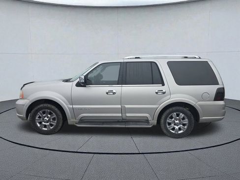 Used 2003 Lincoln Navigator Luxury image 2