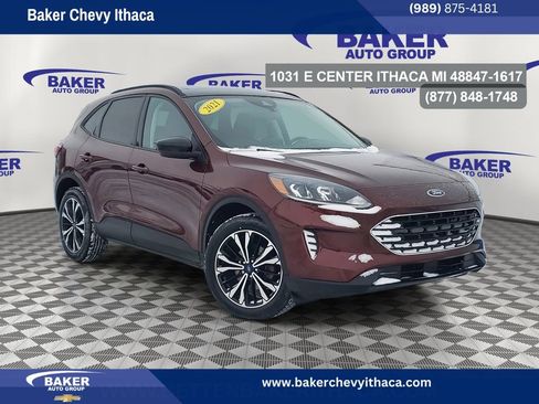 Used 2021 Ford Escape SE w/ SE Sport Appearance Package image 1