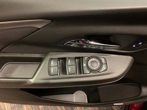 Used 2023 Chevrolet Bolt LT w/ Infotainment Package FWD image 13