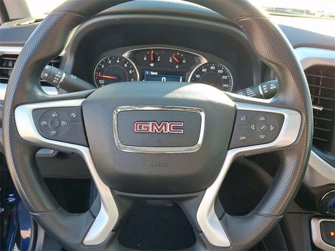 Certified 2023 GMC Acadia SLE w/ Driver Convenience Package image 16