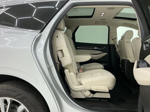 Used 2022 Buick Enclave Avenir w/ Trailering Package, 5000 lbs. AWD/4WD image 21