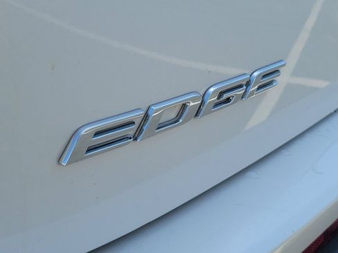 Used 2016 Ford Edge SEL w/ Equipment Group 201A FWD image 8