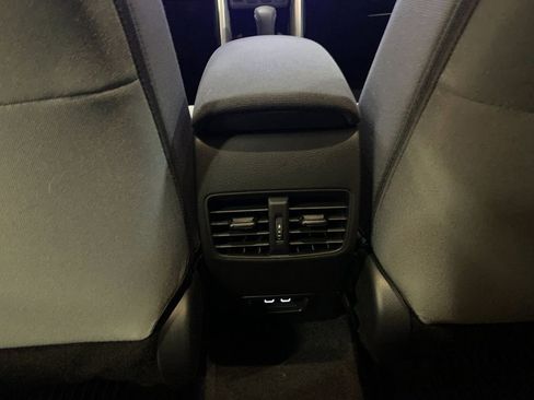 Used 2025 Toyota Corolla Cross AWD Hybrid w/ Moonroof Package image 15