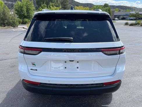 Certified 2023 Jeep Grand Cherokee Altitude image 6